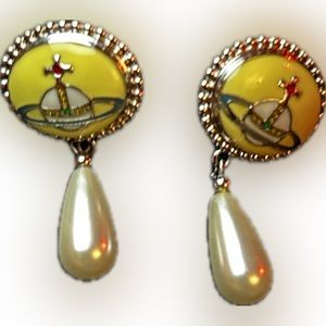 Vivienne Westwood Loelia pearl drop dangle stud earrings - Yellow with Gold